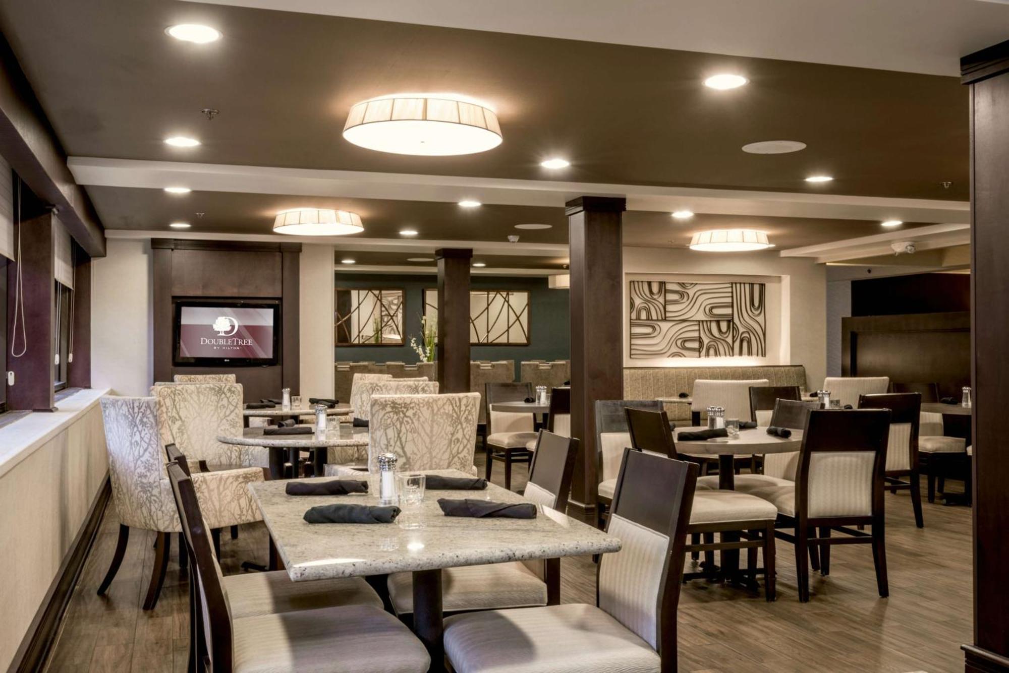 Doubletree By Hilton Montgomery Downtown Exteriér fotografie